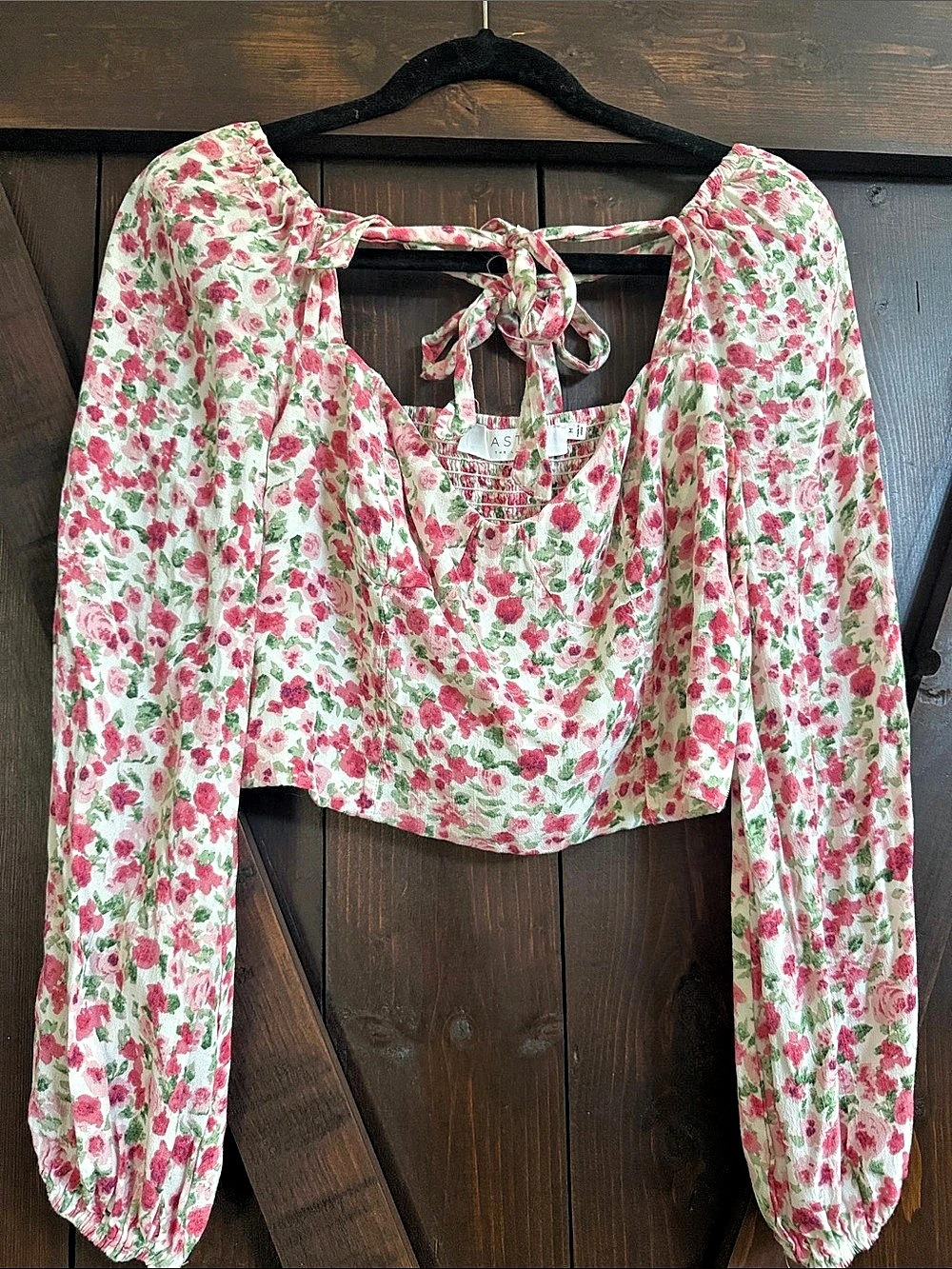 ASTR the Label Floral Tie-Front Crop Top in Pink & Green Size Medium